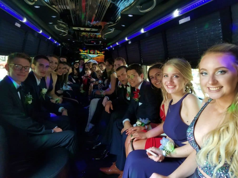 Rent a Limo or Party Bus?￼