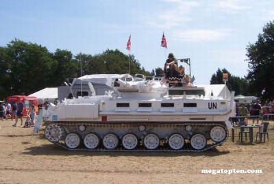 https://www.ulclimos.com/wp-content/uploads/2014/12/the-tank-limo.jpg
